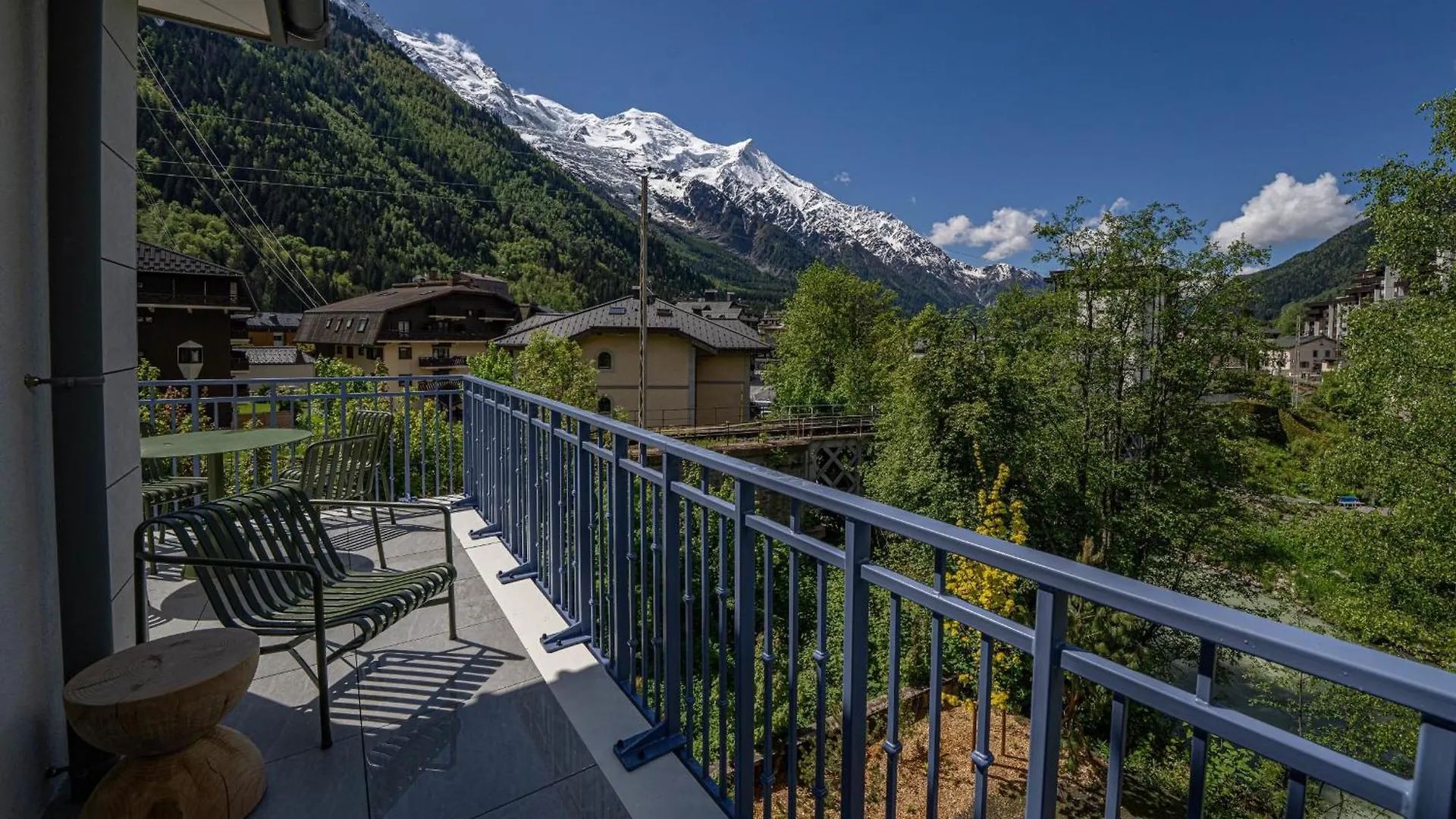 Paradisa- Terrasse Mont-Blanc Chamonix 0*,